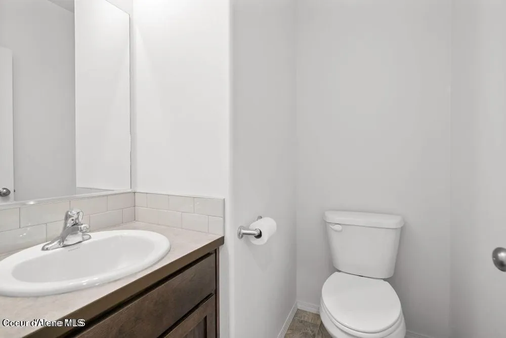 21714 S LAKEVIEW DRIVE Worley, ID 83876
