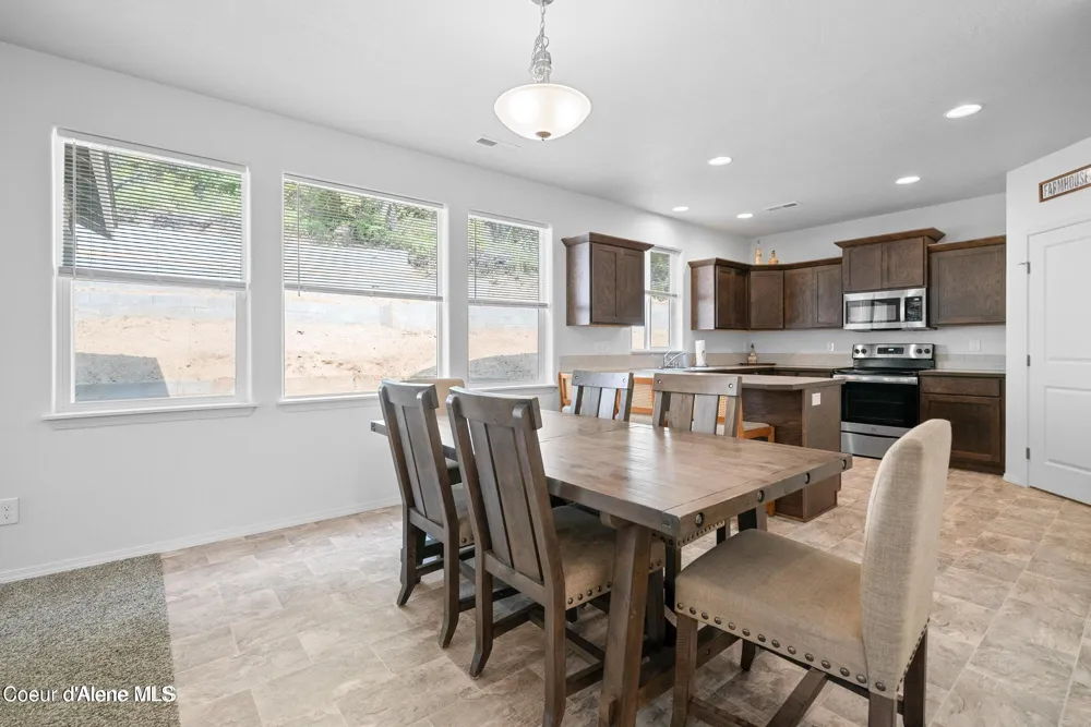 21714 S LAKEVIEW DRIVE Worley, ID 83876
