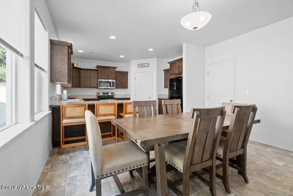 21714 S LAKEVIEW DRIVE Worley, ID 83876