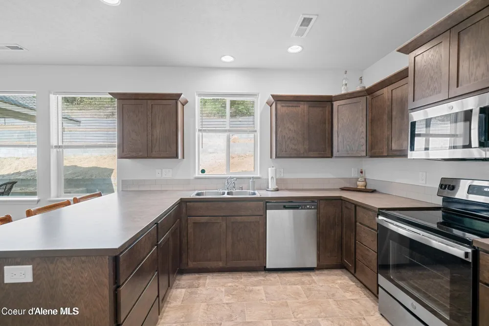 21714 S LAKEVIEW DRIVE Worley, ID 83876