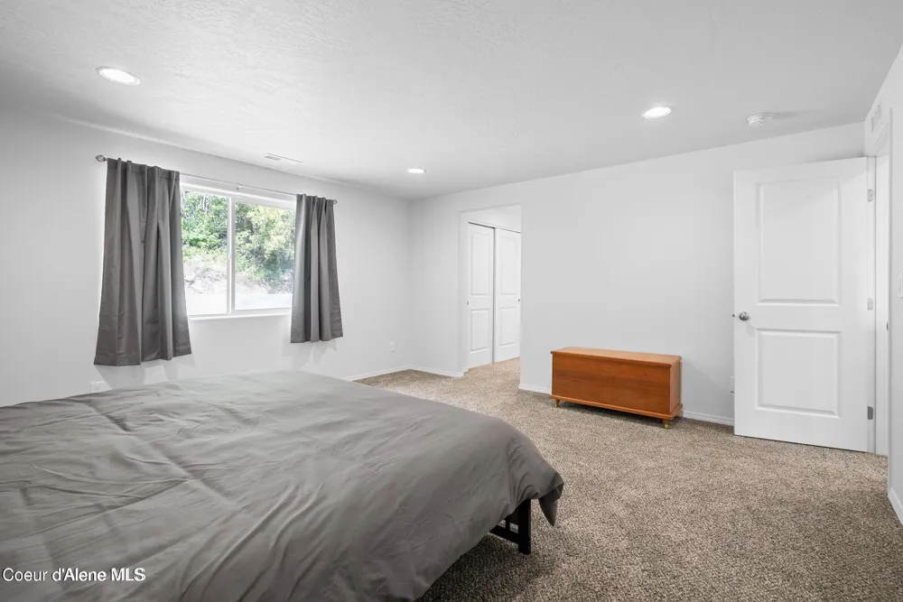 21714 S LAKEVIEW DRIVE Worley, ID 83876