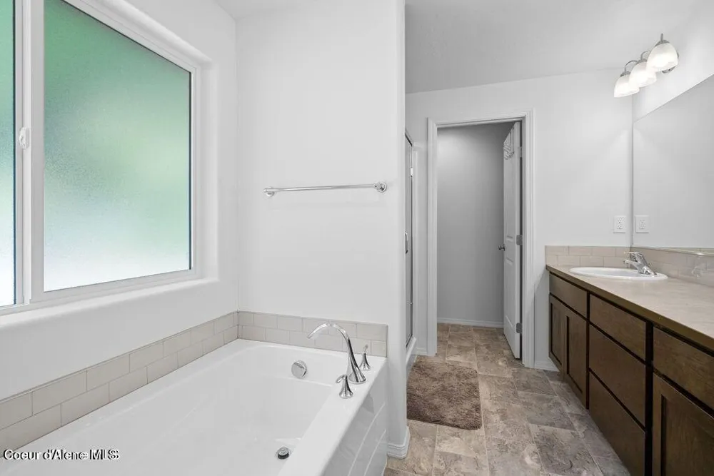 21714 S LAKEVIEW DRIVE Worley, ID 83876