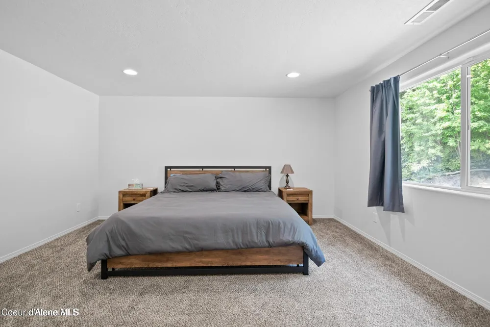 21714 S LAKEVIEW DRIVE Worley, ID 83876
