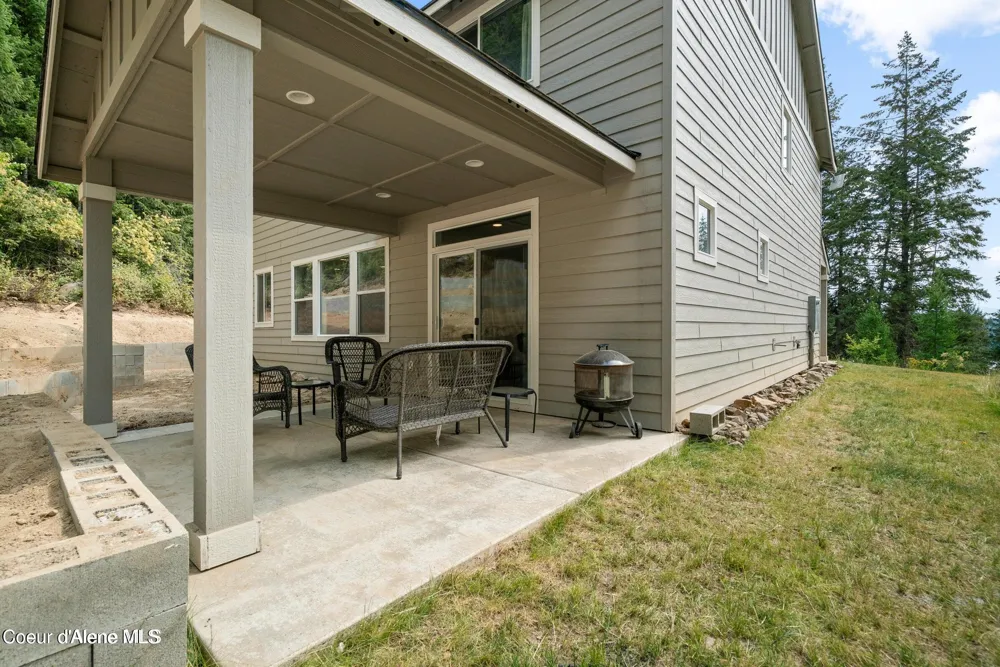 21714 S LAKEVIEW DRIVE Worley, ID 83876