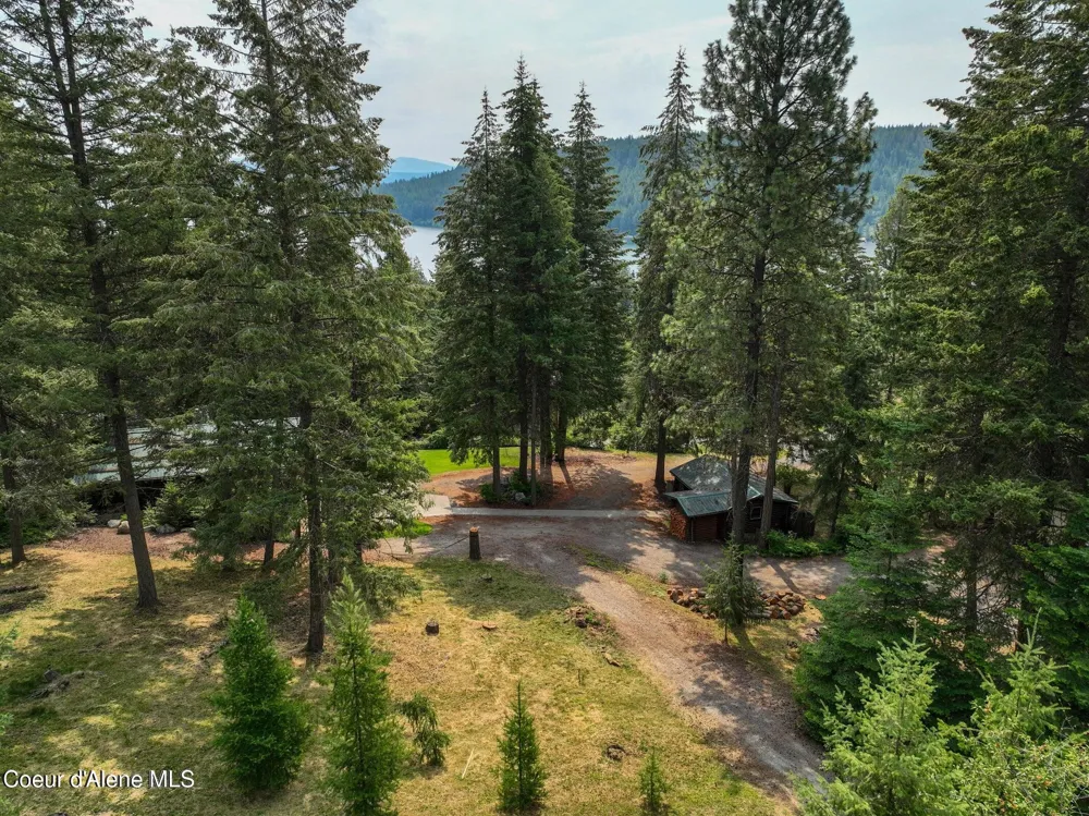 21714 S LAKEVIEW DRIVE Worley, ID 83876