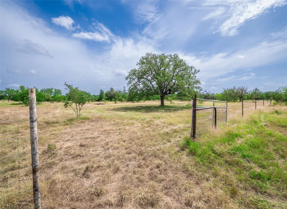 Winnie Smith Road Round Mountain, TX 78663
