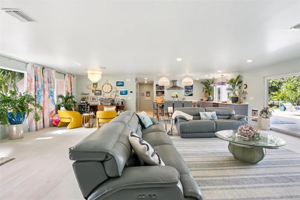 613 BUTTONWOOD DRIVE Longboat Key, FL 34228