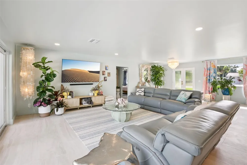 613 BUTTONWOOD DRIVE Longboat Key, FL 34228