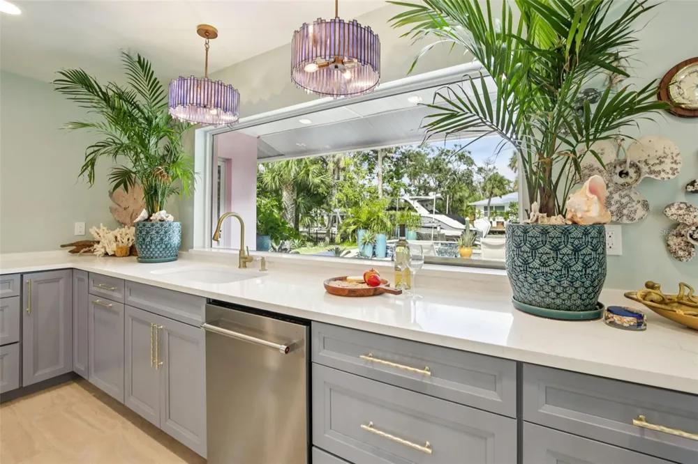 613 BUTTONWOOD DRIVE Longboat Key, FL 34228