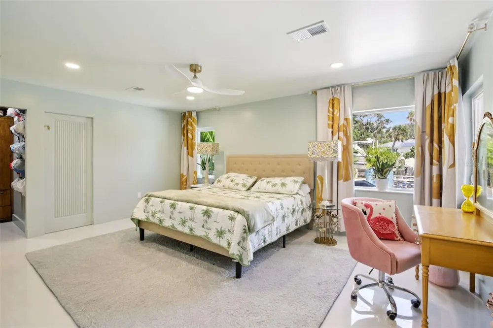 613 BUTTONWOOD DRIVE Longboat Key, FL 34228