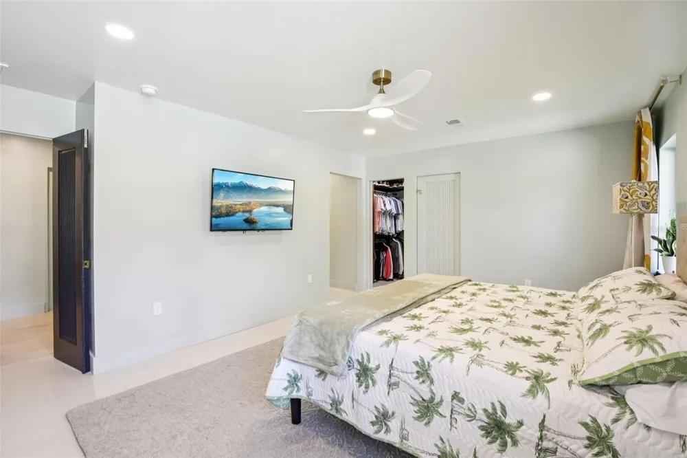 613 BUTTONWOOD DRIVE Longboat Key, FL 34228