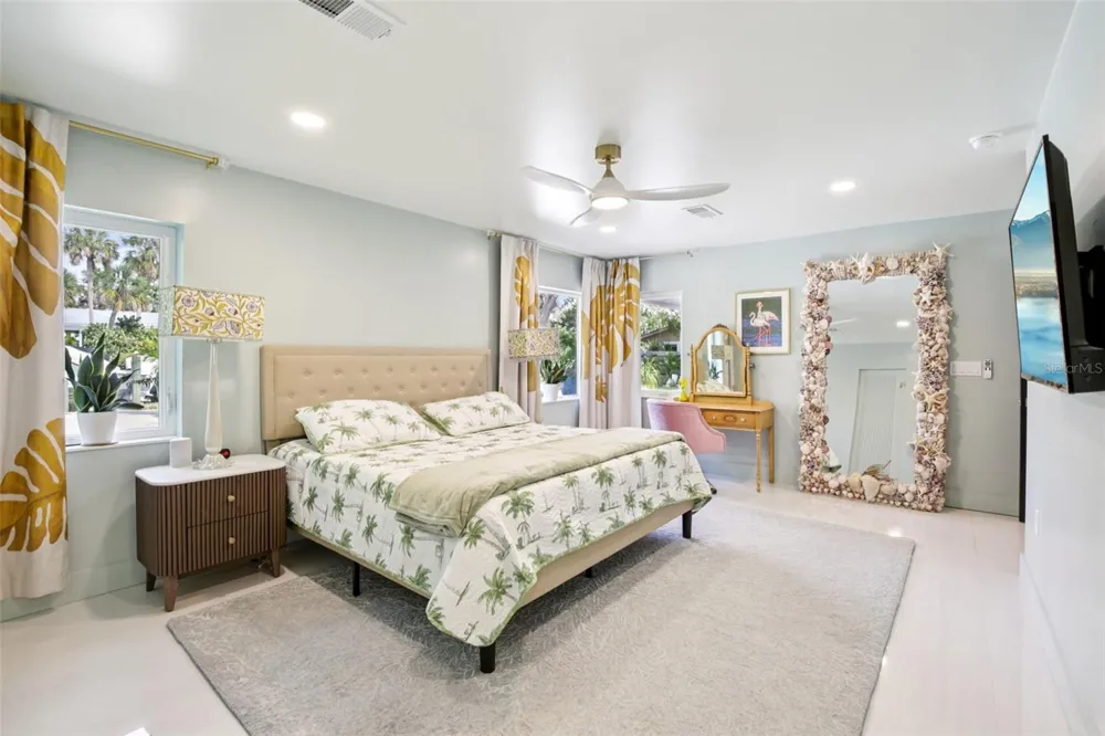 613 BUTTONWOOD DRIVE Longboat Key, FL 34228