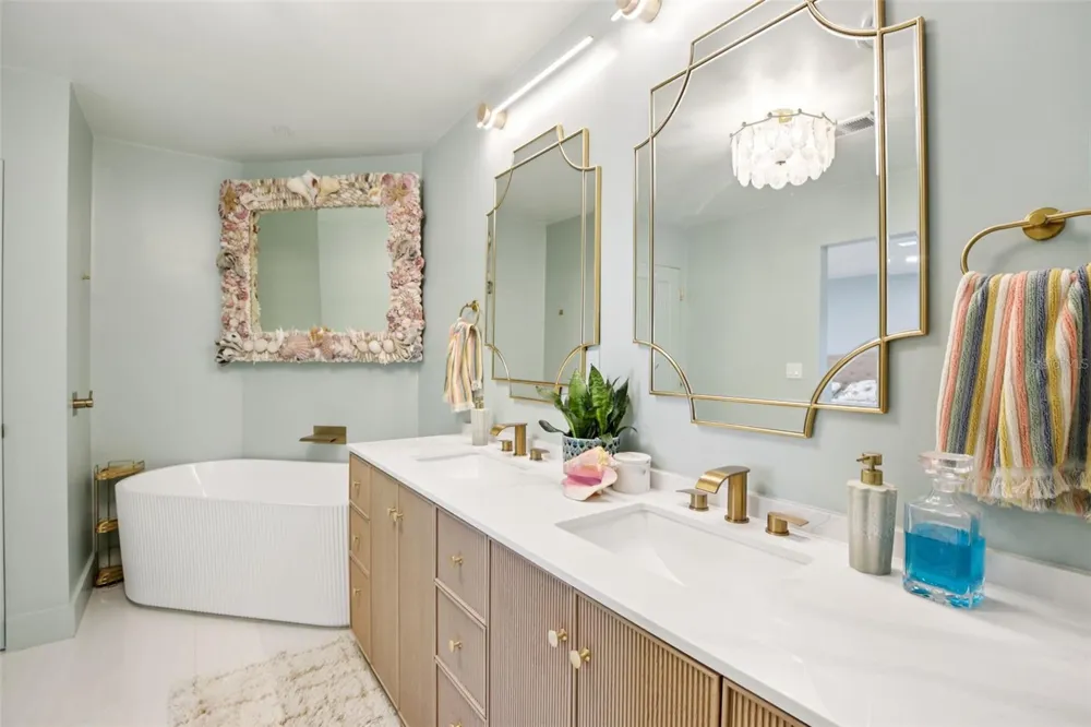 613 BUTTONWOOD DRIVE Longboat Key, FL 34228