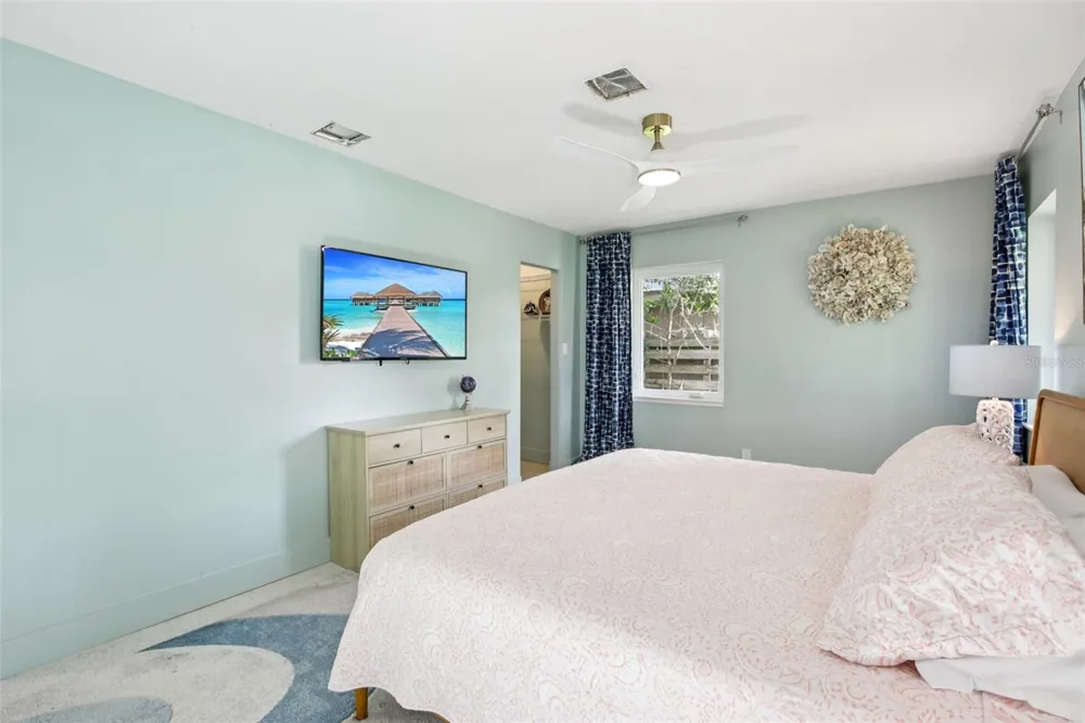 613 BUTTONWOOD DRIVE Longboat Key, FL 34228