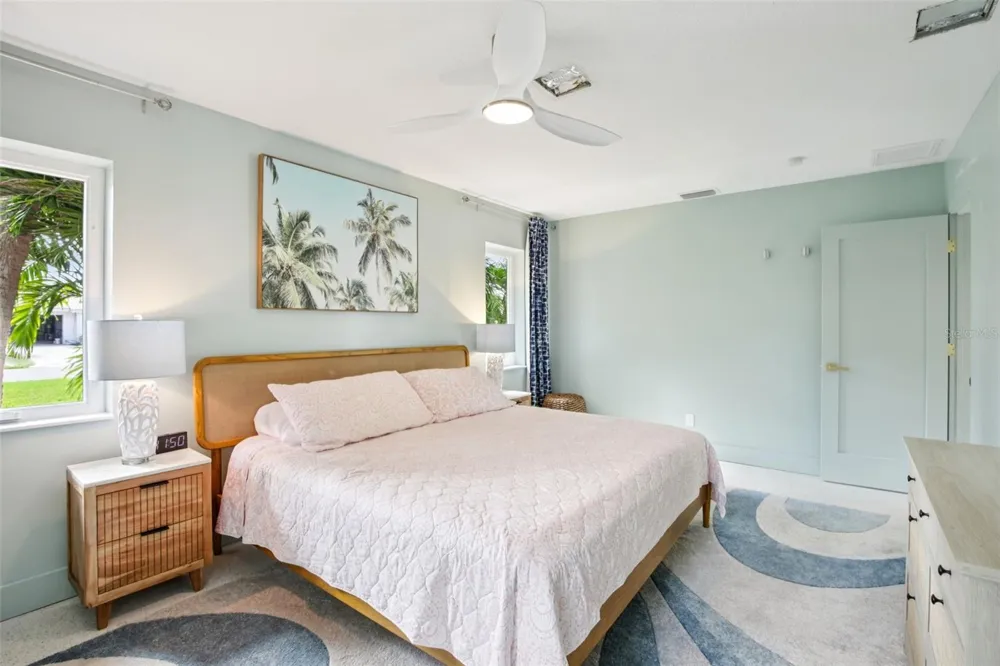 613 BUTTONWOOD DRIVE Longboat Key, FL 34228