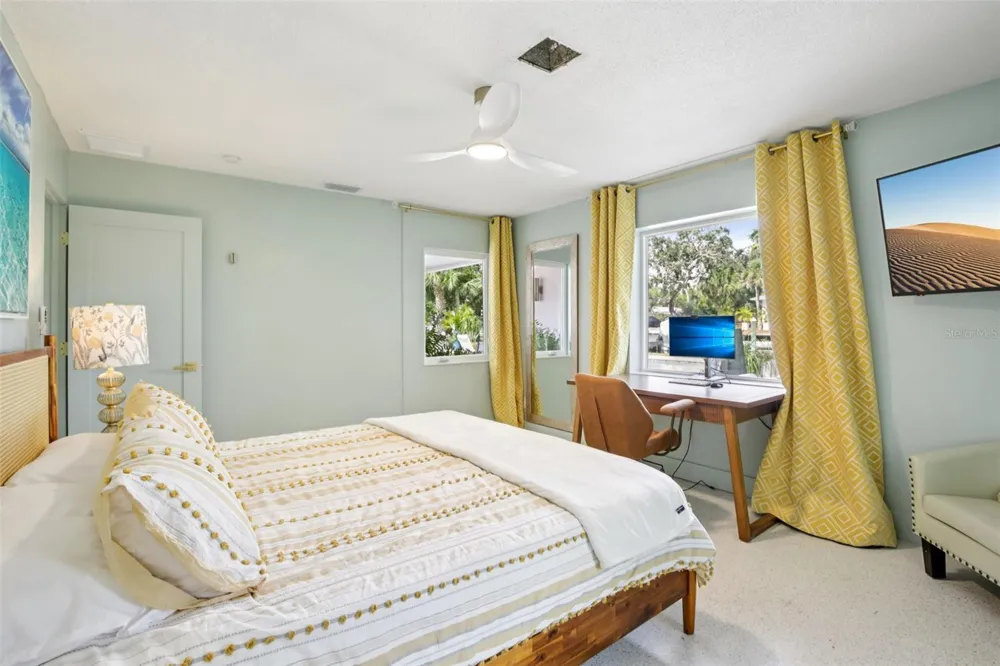 613 BUTTONWOOD DRIVE Longboat Key, FL 34228