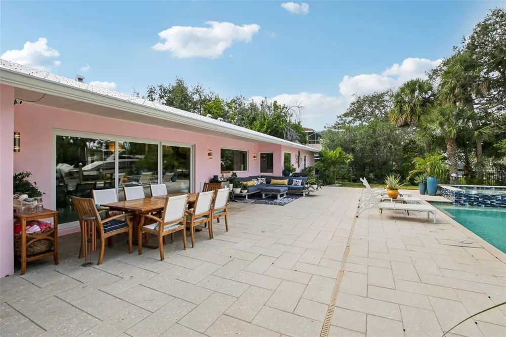 613 BUTTONWOOD DRIVE Longboat Key, FL 34228