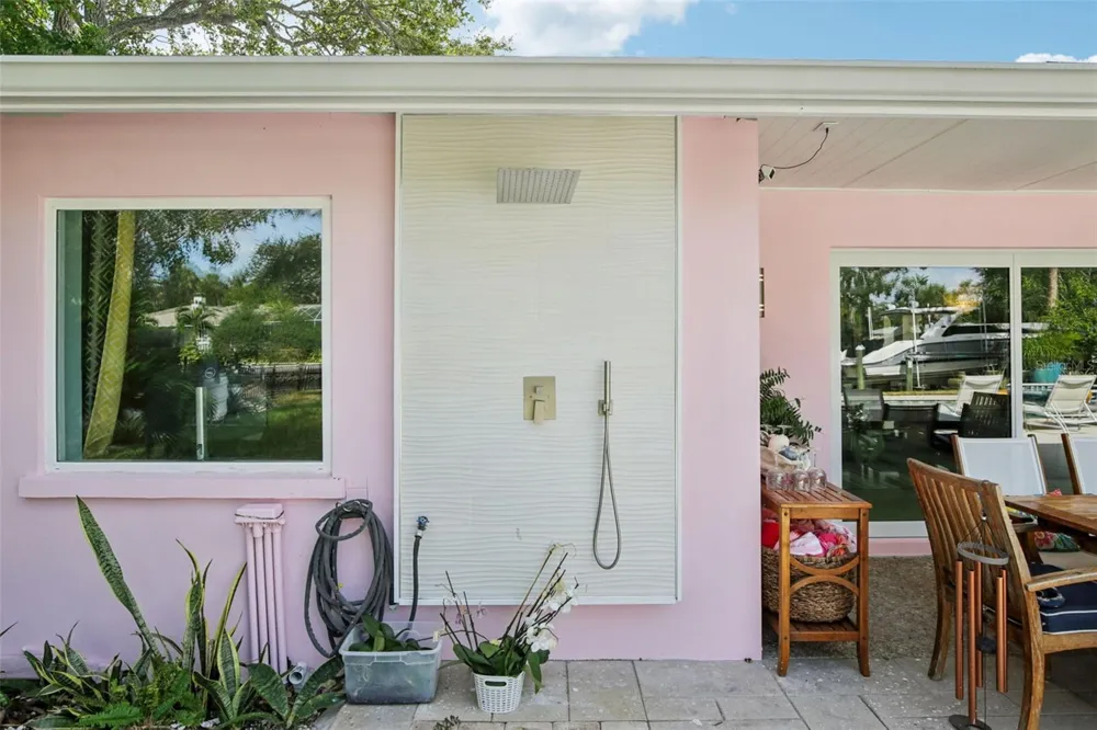 613 BUTTONWOOD DRIVE Longboat Key, FL 34228