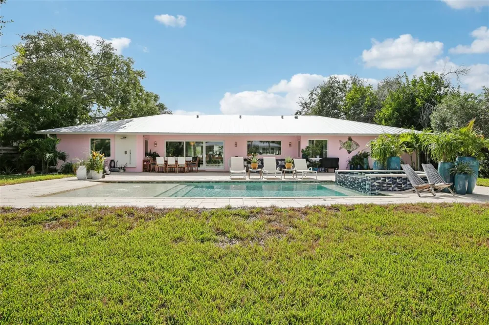 613 BUTTONWOOD DRIVE Longboat Key, FL 34228