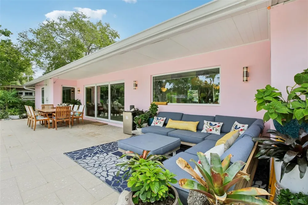 613 BUTTONWOOD DRIVE Longboat Key, FL 34228