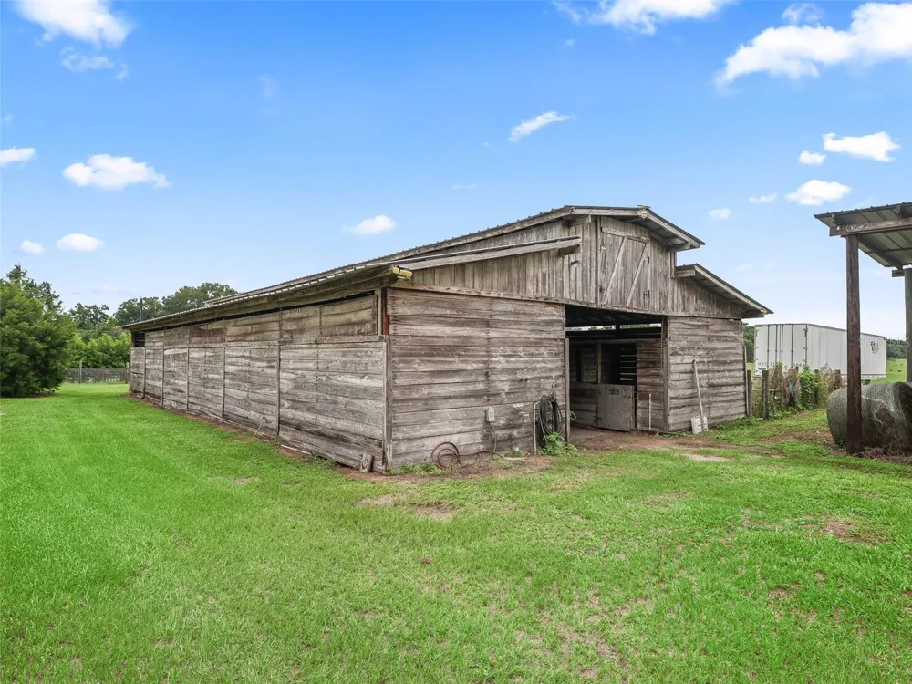 8567 CR 635 Bushnell, FL 33513