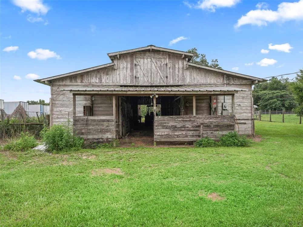 8567 CR 635 Bushnell, FL 33513