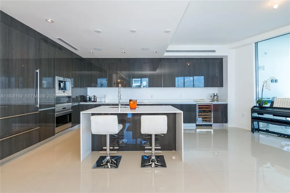 3250 NE 188th St #601 Aventura, FL 33180