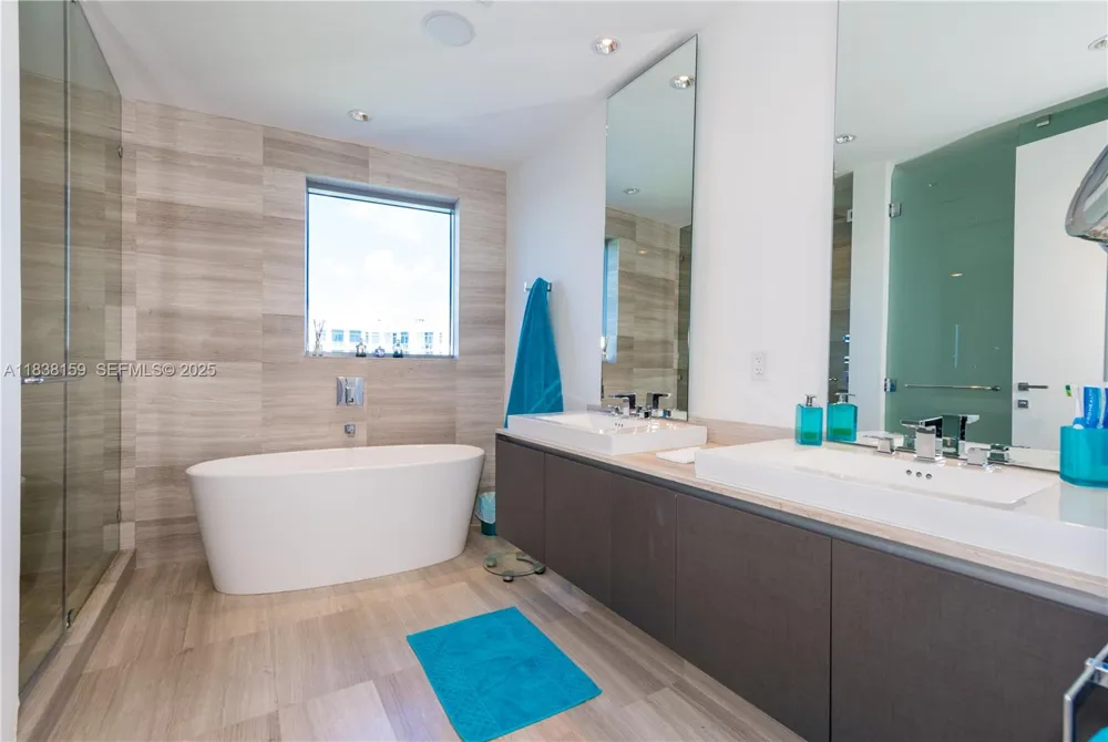 3250 NE 188th St #601 Aventura, FL 33180