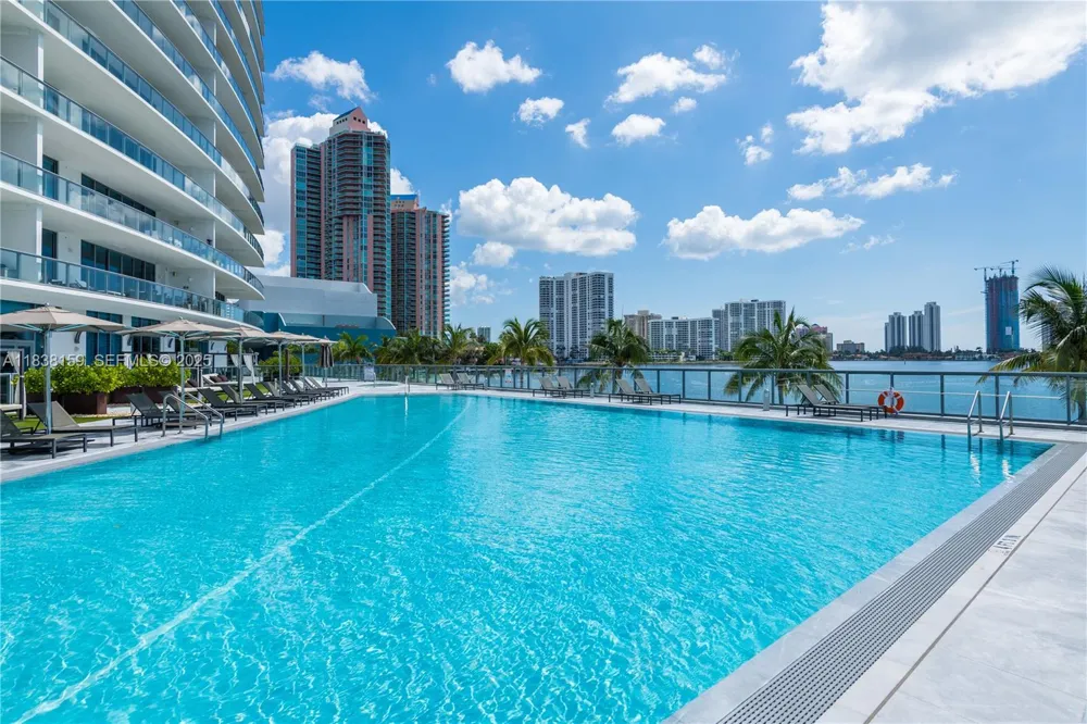 3250 NE 188th St #601 Aventura, FL 33180