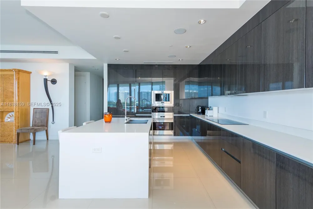 3250 NE 188th St #601 Aventura, FL 33180
