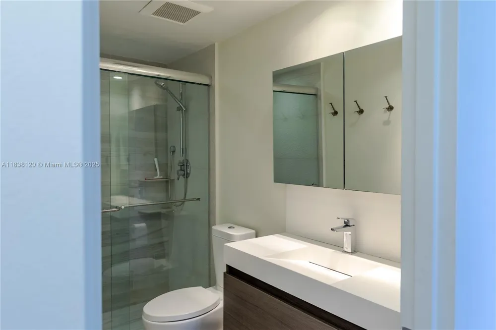 10275 Collins Ave #634 Bal Harbour, FL 33154