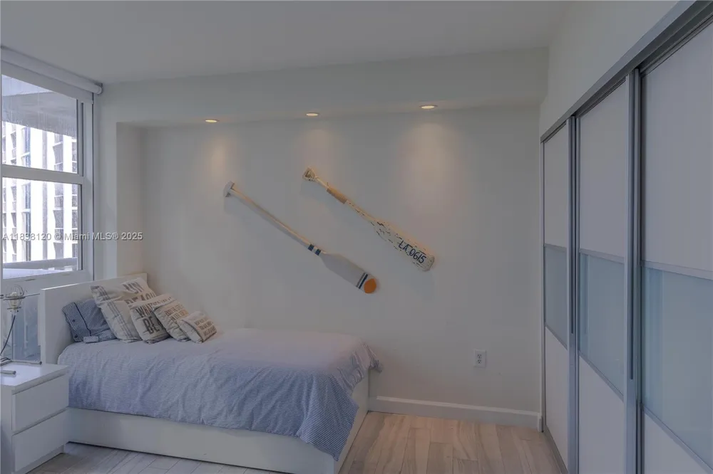 10275 Collins Ave #634 Bal Harbour, FL 33154
