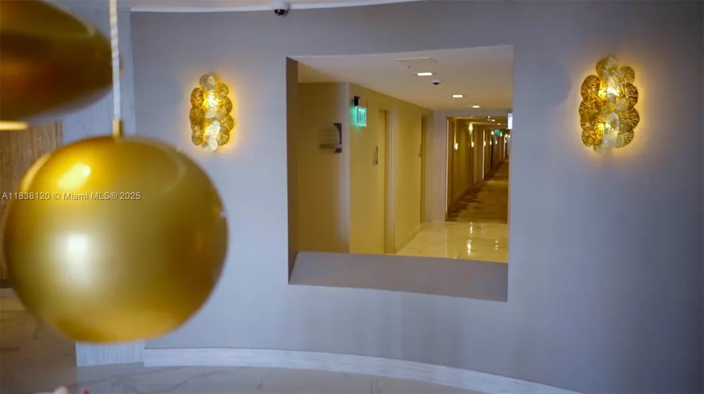 10275 Collins Ave #634 Bal Harbour, FL 33154