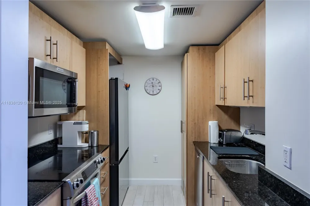 10275 Collins Ave #634 Bal Harbour, FL 33154