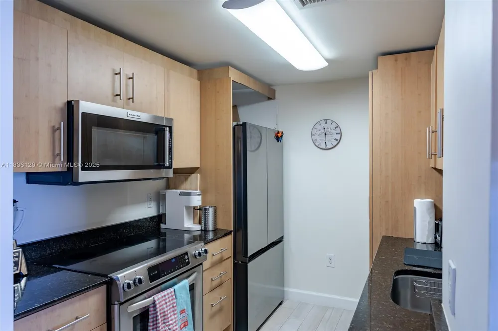 10275 Collins Ave #634 Bal Harbour, FL 33154