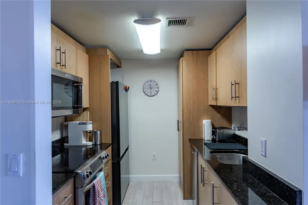 10275 Collins Ave #634 Bal Harbour, FL 33154