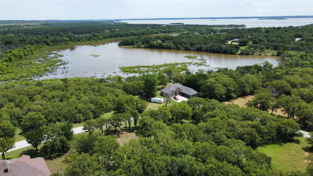 Comewell Court Runaway Bay, TX 76426