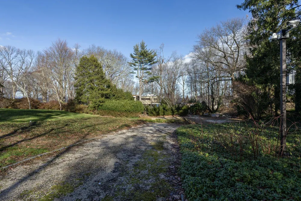 145 Centre Island Road Centre Island, NY 11771