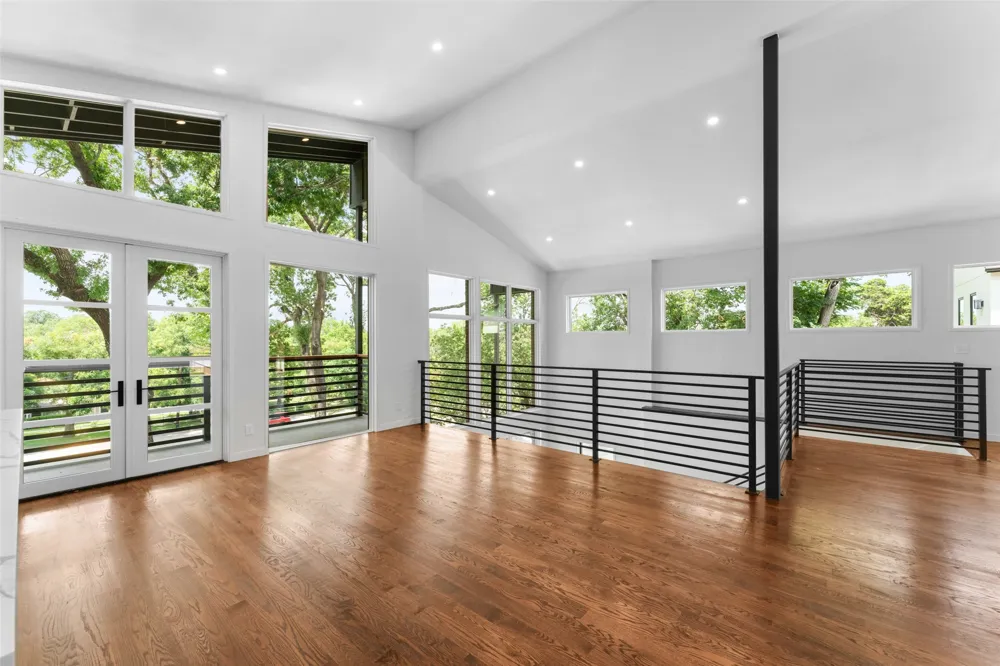 3110 W Jefferson Boulevard Dallas, TX 75211