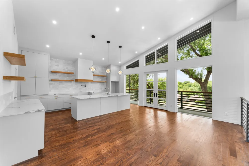 3110 W Jefferson Boulevard Dallas, TX 75211