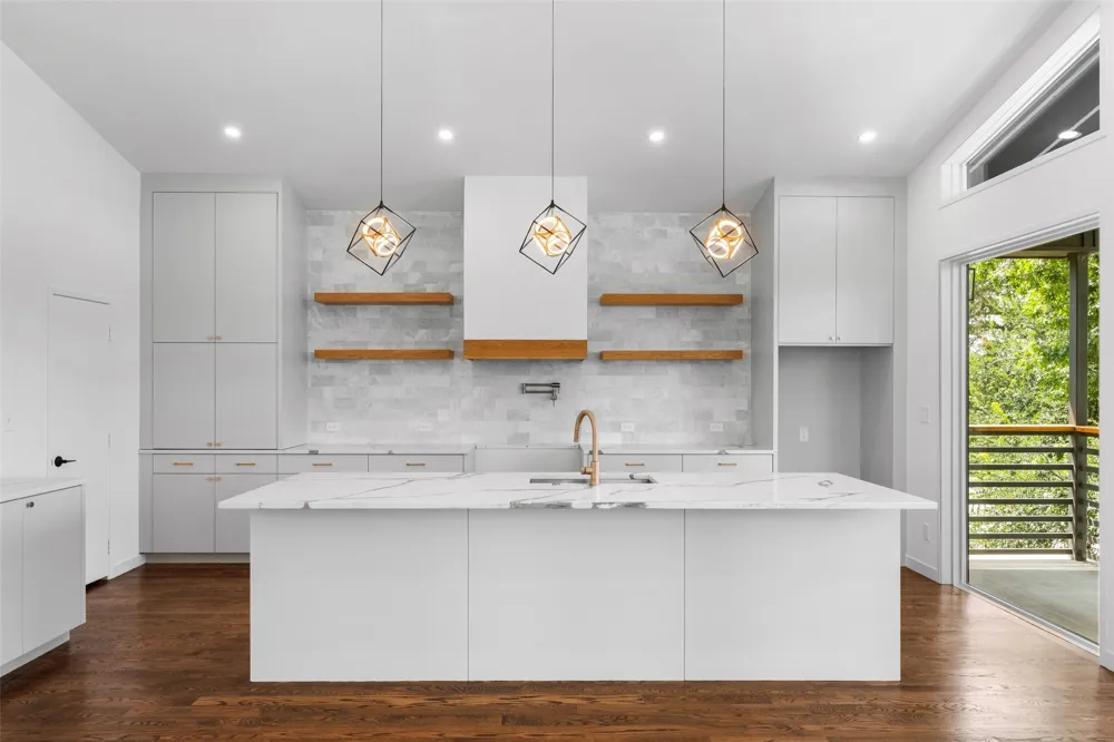 3110 W Jefferson Boulevard Dallas, TX 75211