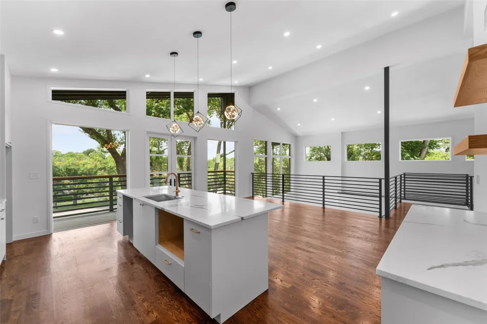 3110 W Jefferson Boulevard Dallas, TX 75211