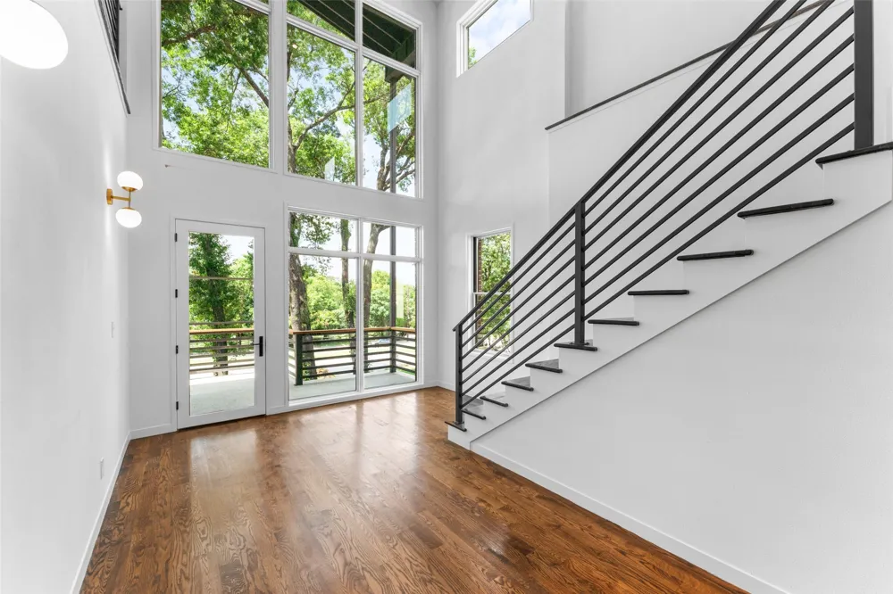 3110 W Jefferson Boulevard Dallas, TX 75211