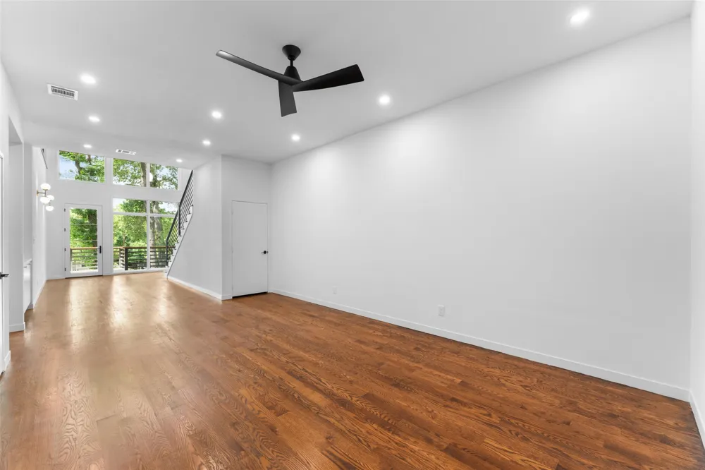 3110 W Jefferson Boulevard Dallas, TX 75211