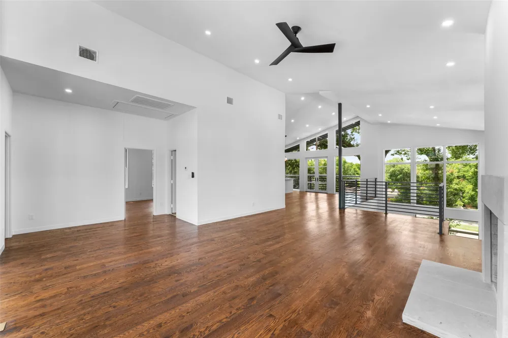 3110 W Jefferson Boulevard Dallas, TX 75211