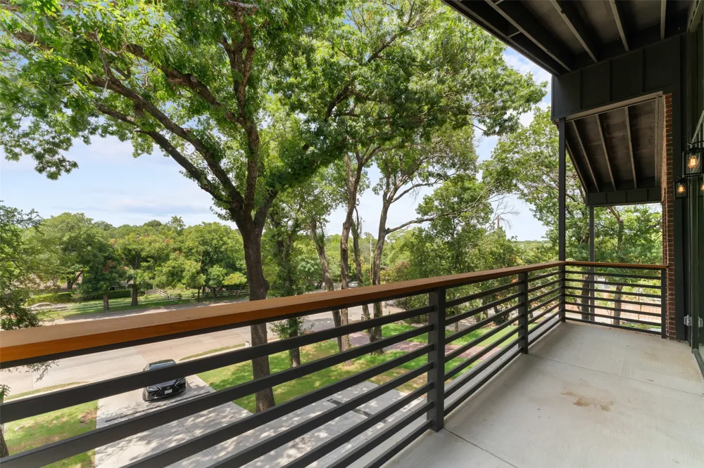 3110 W Jefferson Boulevard Dallas, TX 75211
