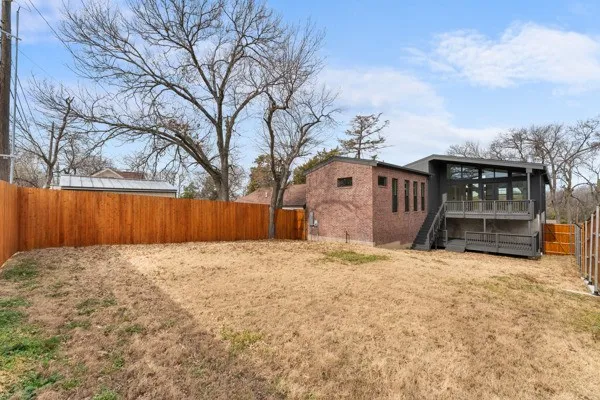 3110 W Jefferson Boulevard Dallas, TX 75211