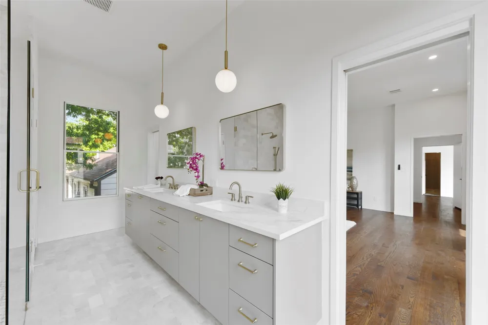3110 W Jefferson Boulevard Dallas, TX 75211