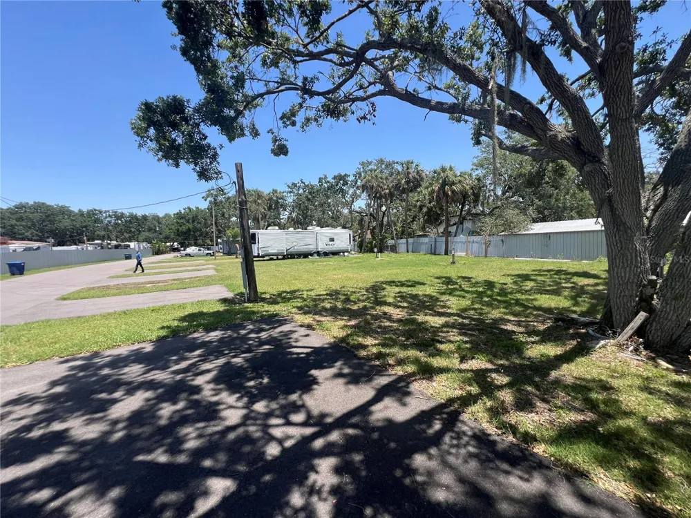 11224 RESTWOOD DRIVE Gibsonton, FL 33534