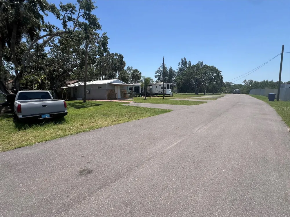 11224 RESTWOOD DRIVE Gibsonton, FL 33534